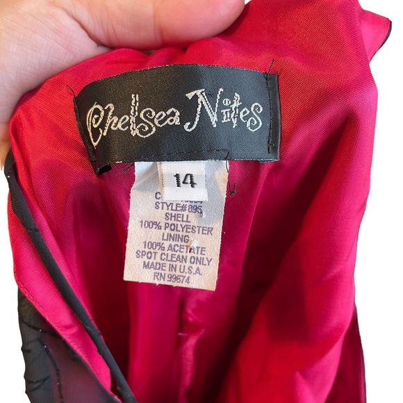 Vintage Chelsea Nites Red Black Floral Mesh Overlay Floor Length Formal Dress 14 - Picture 5 of 5